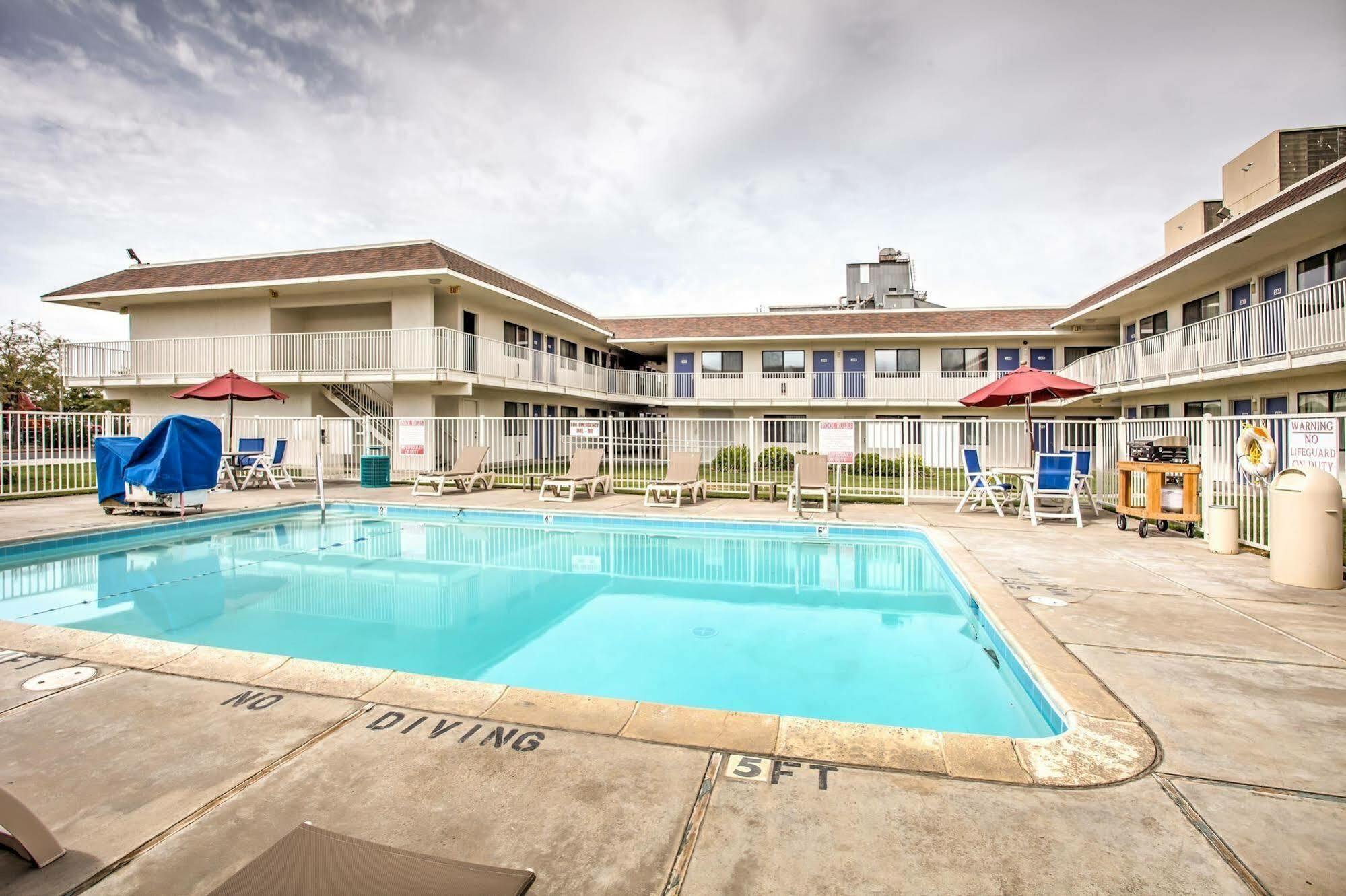 Motel 6 Williams, Ca ภายนอก รูปภาพ